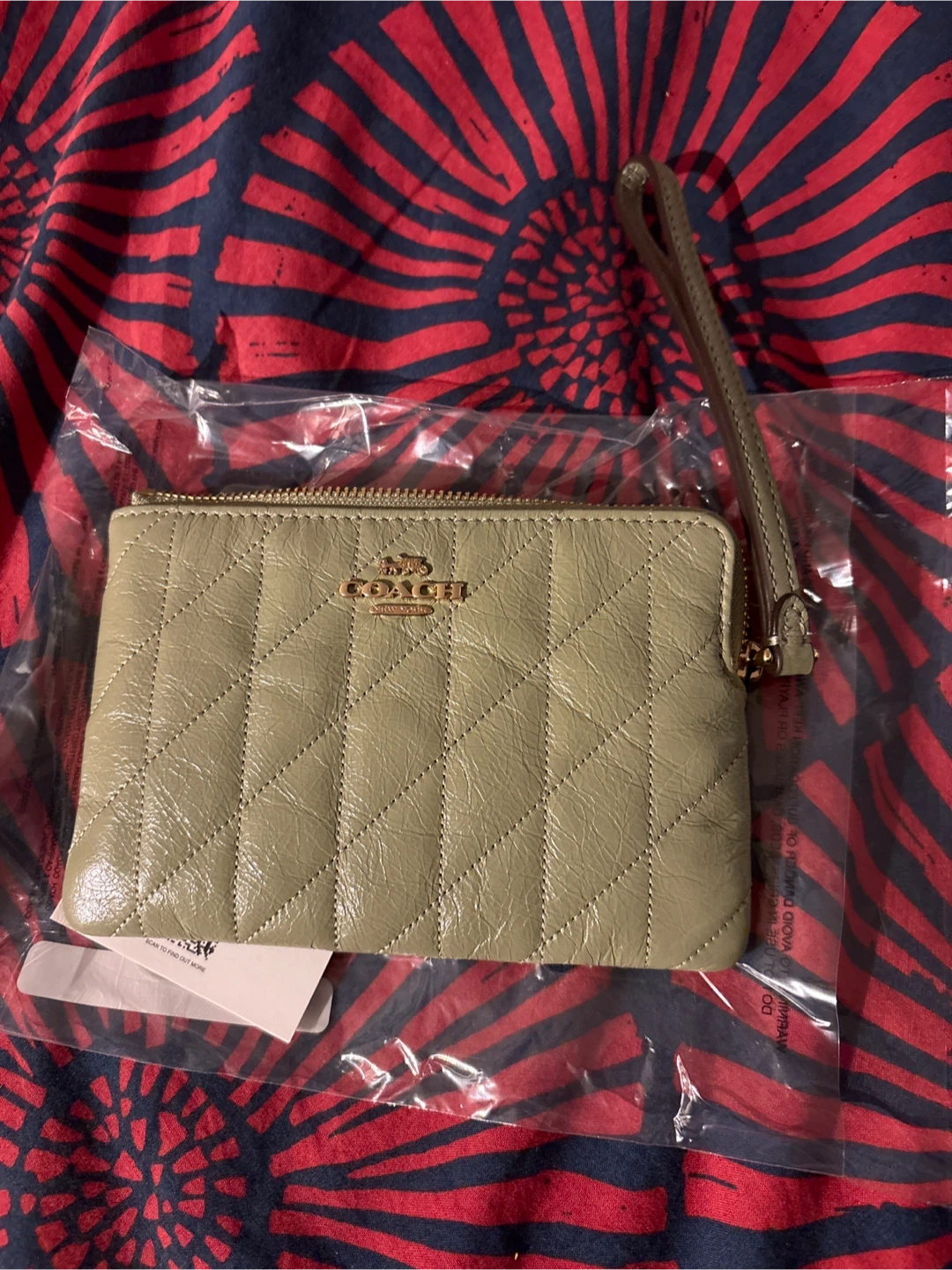 NWT Coach  Wristlet - Pistachio - photo 3