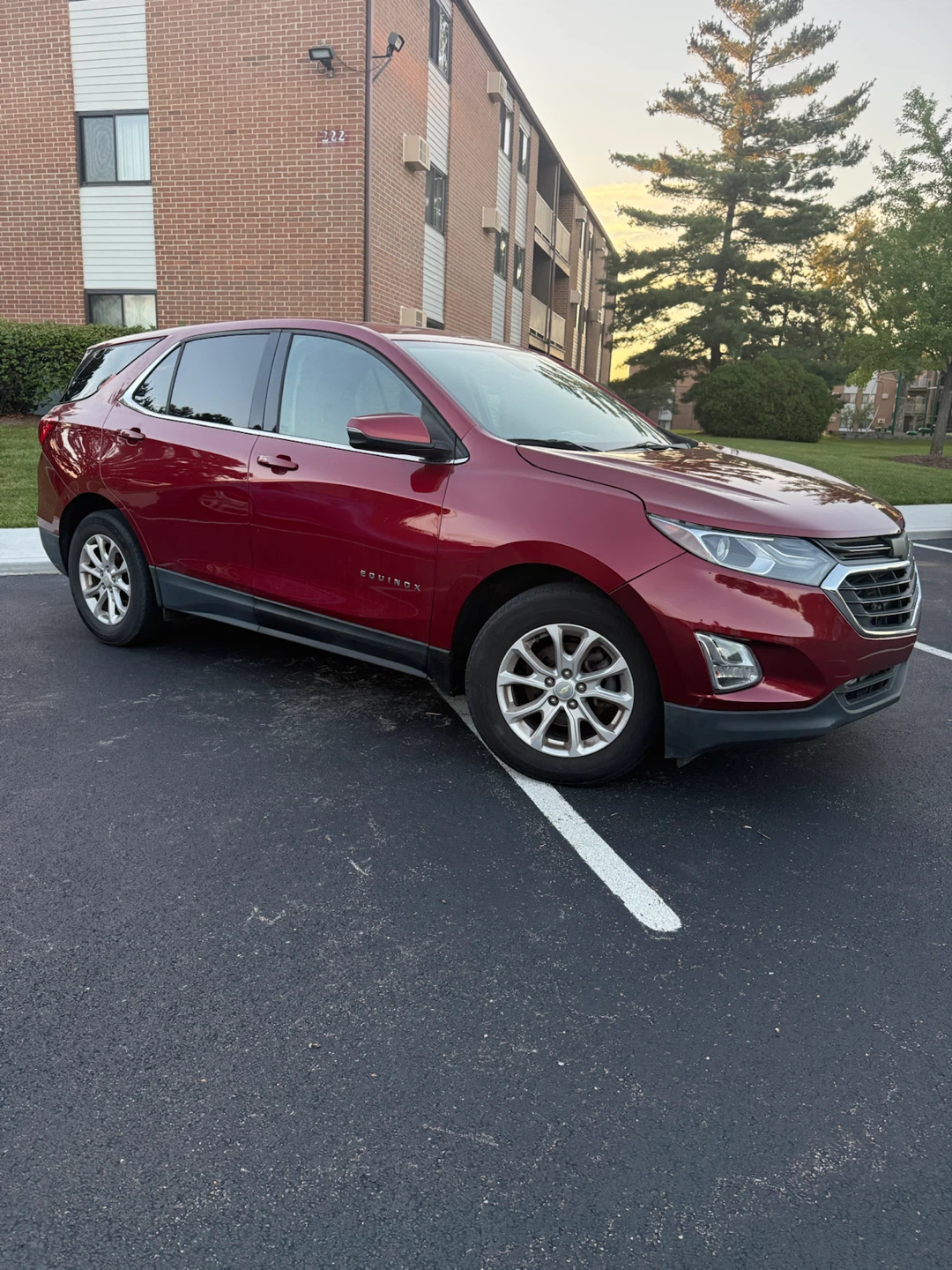 2019 Red Chevrolet Equinox LT - photo 4