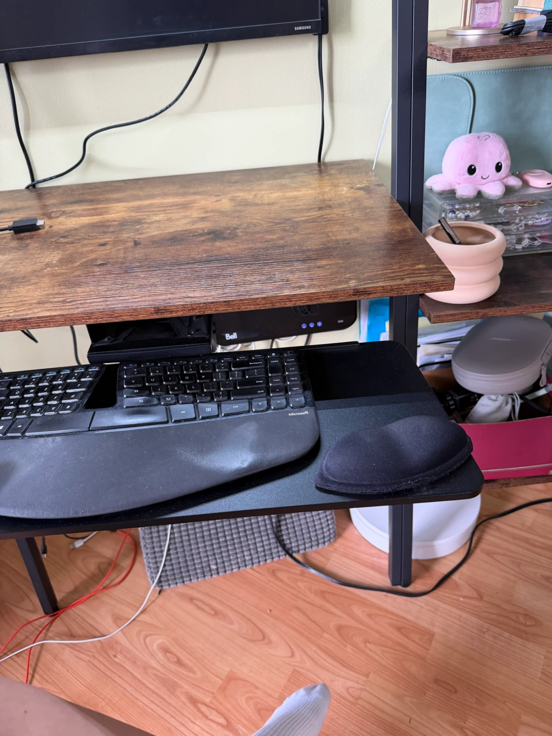 Desk + shelf + light + keyboard tray - photo 3