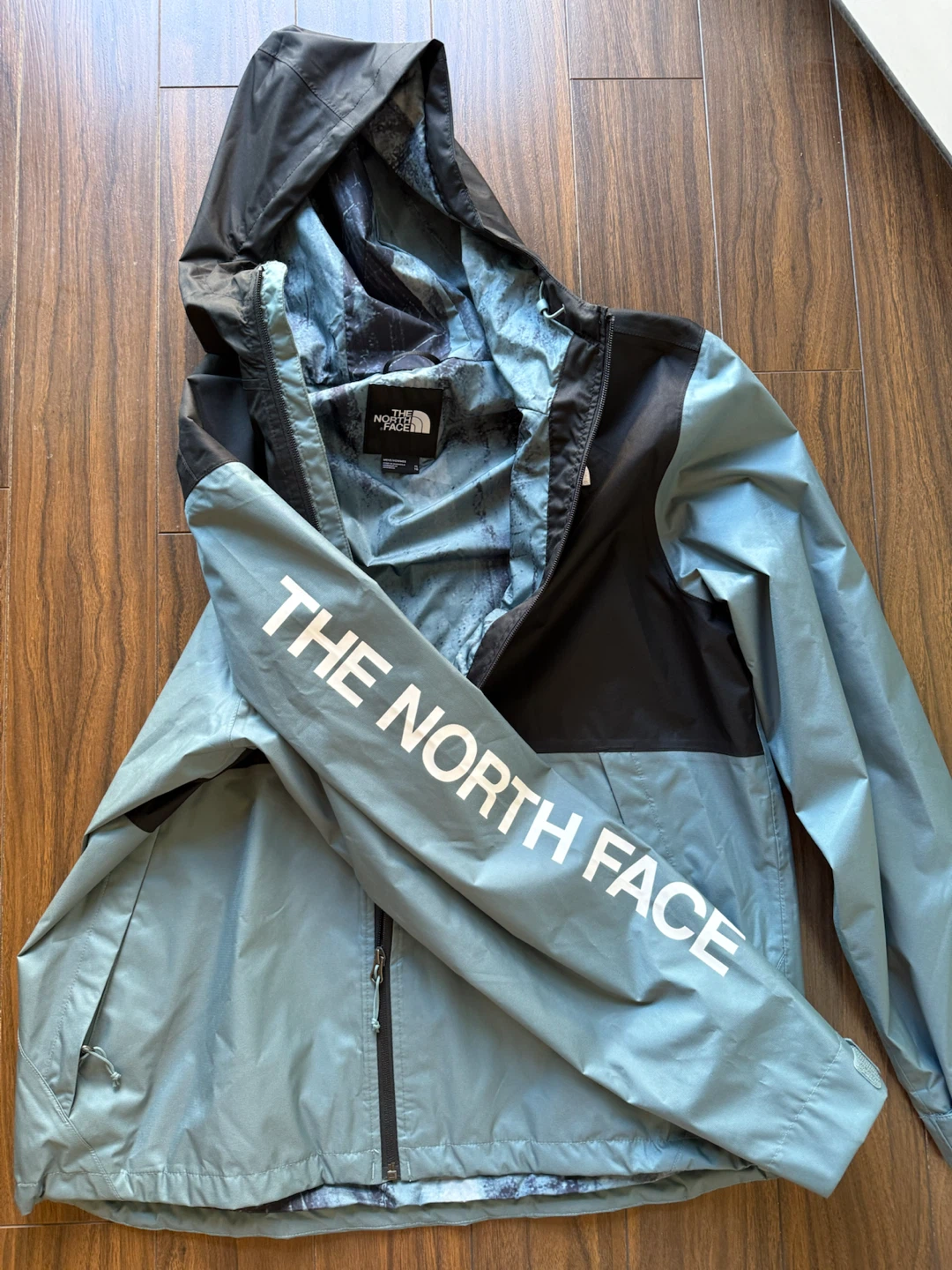 The North Face Men’s Millerton Rain Jacket - Black/Goblin Blue - photo 4