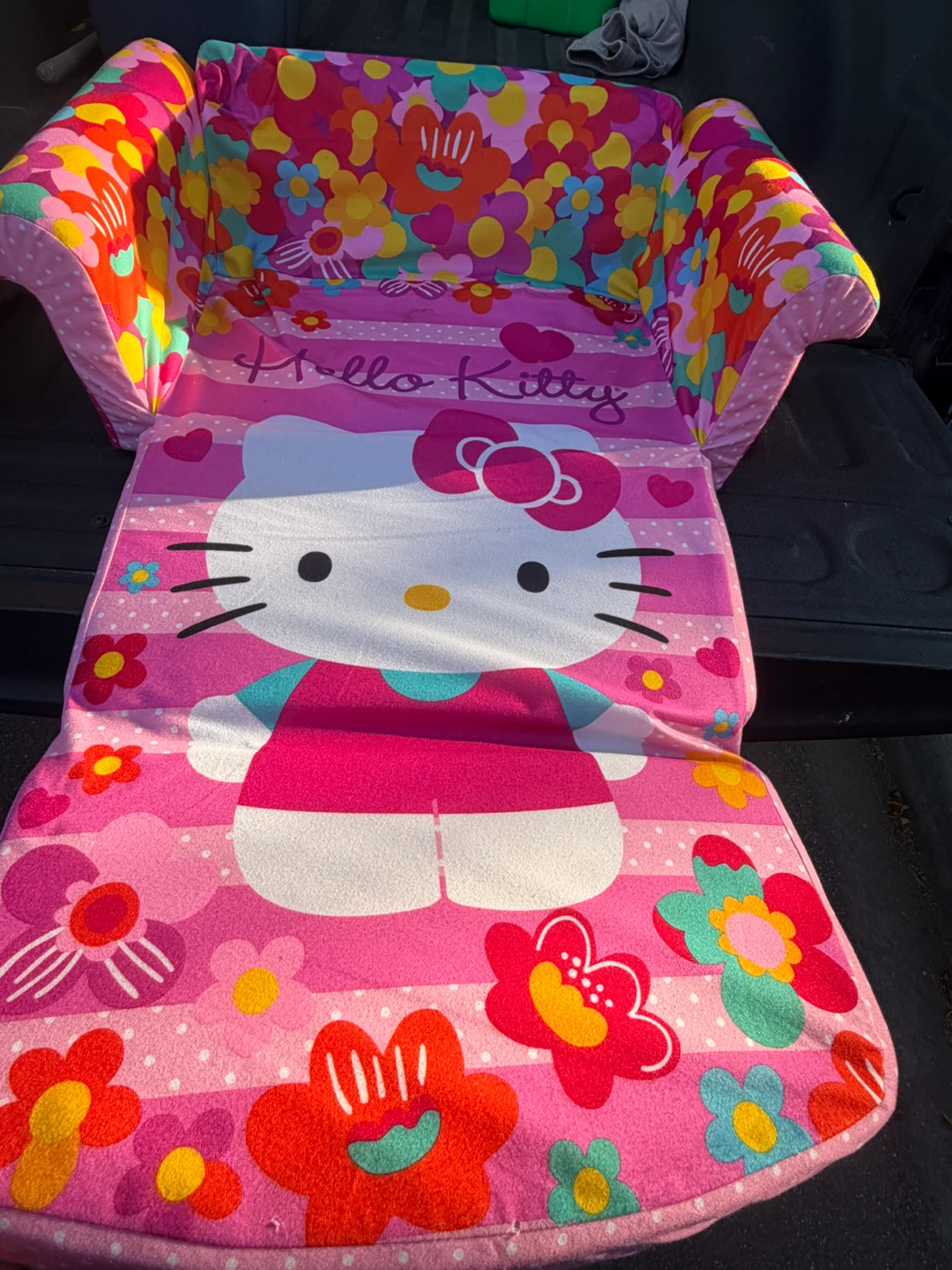 Hello Kitty Flip-Out Children's Sofa - photo 2