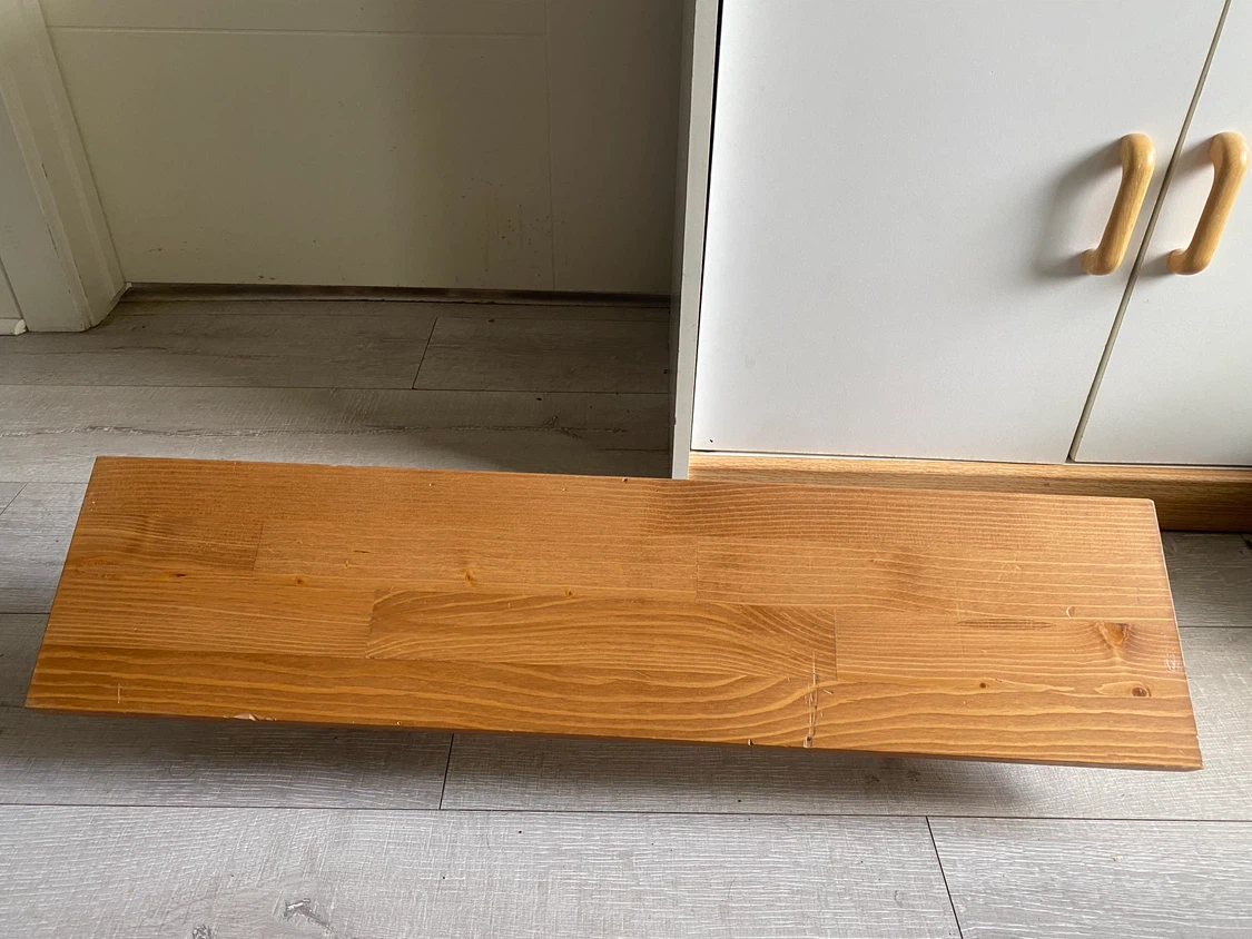 Wooden Wall Shelf with Scroll Brackets - photo 4