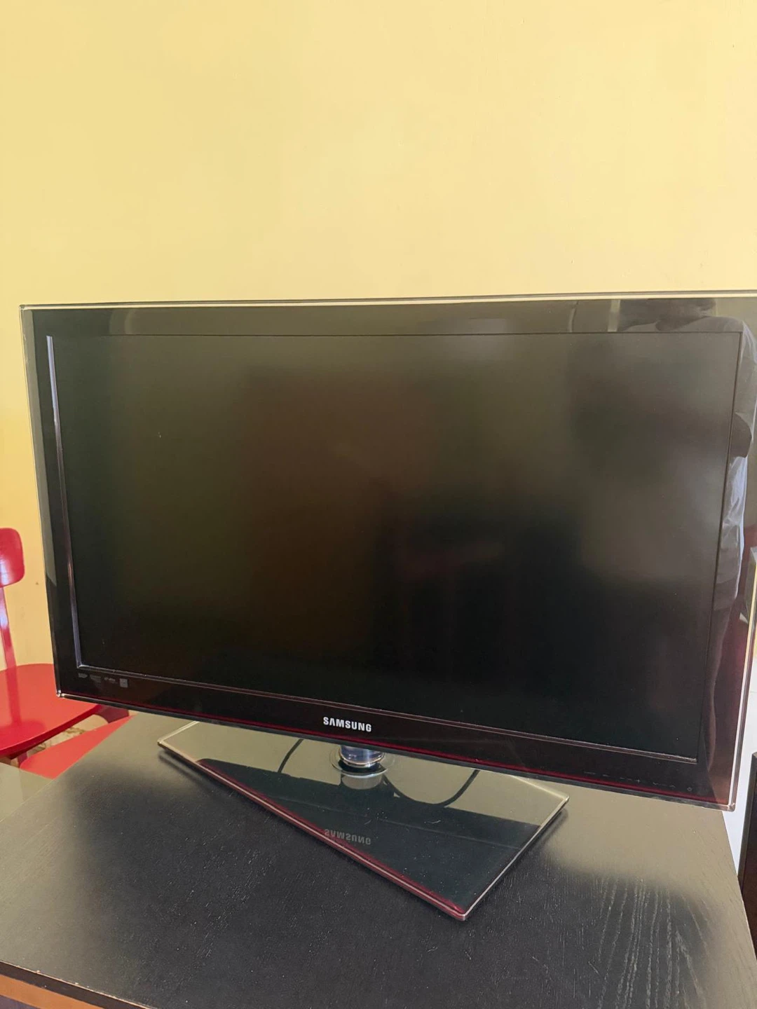 Samsung 37-inch LCD TV