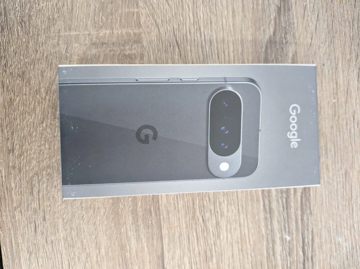 Google Pixel 10 128GB Obsidian Smartphone - photo 5