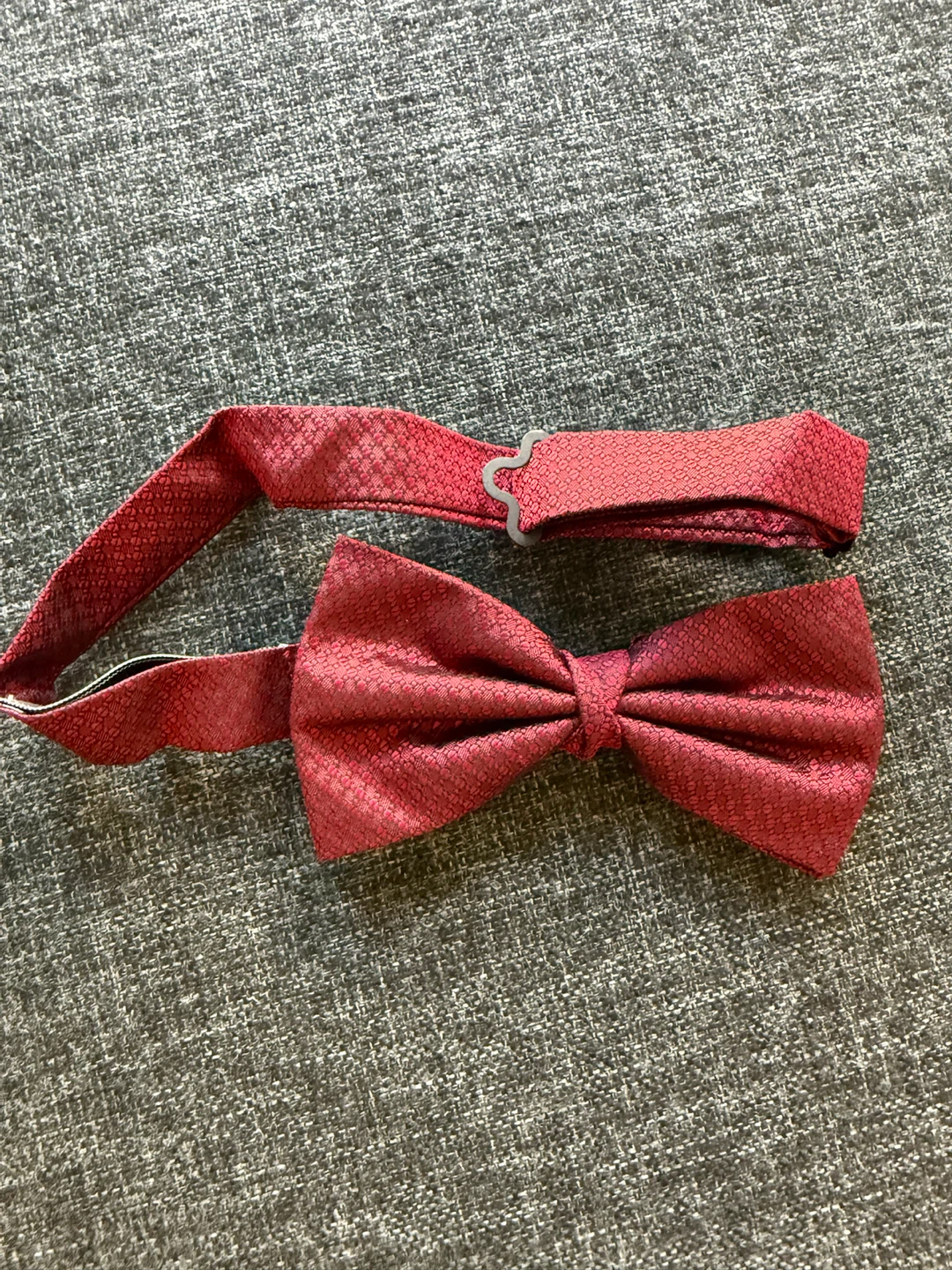 Le Château Red Silk Bow Tie