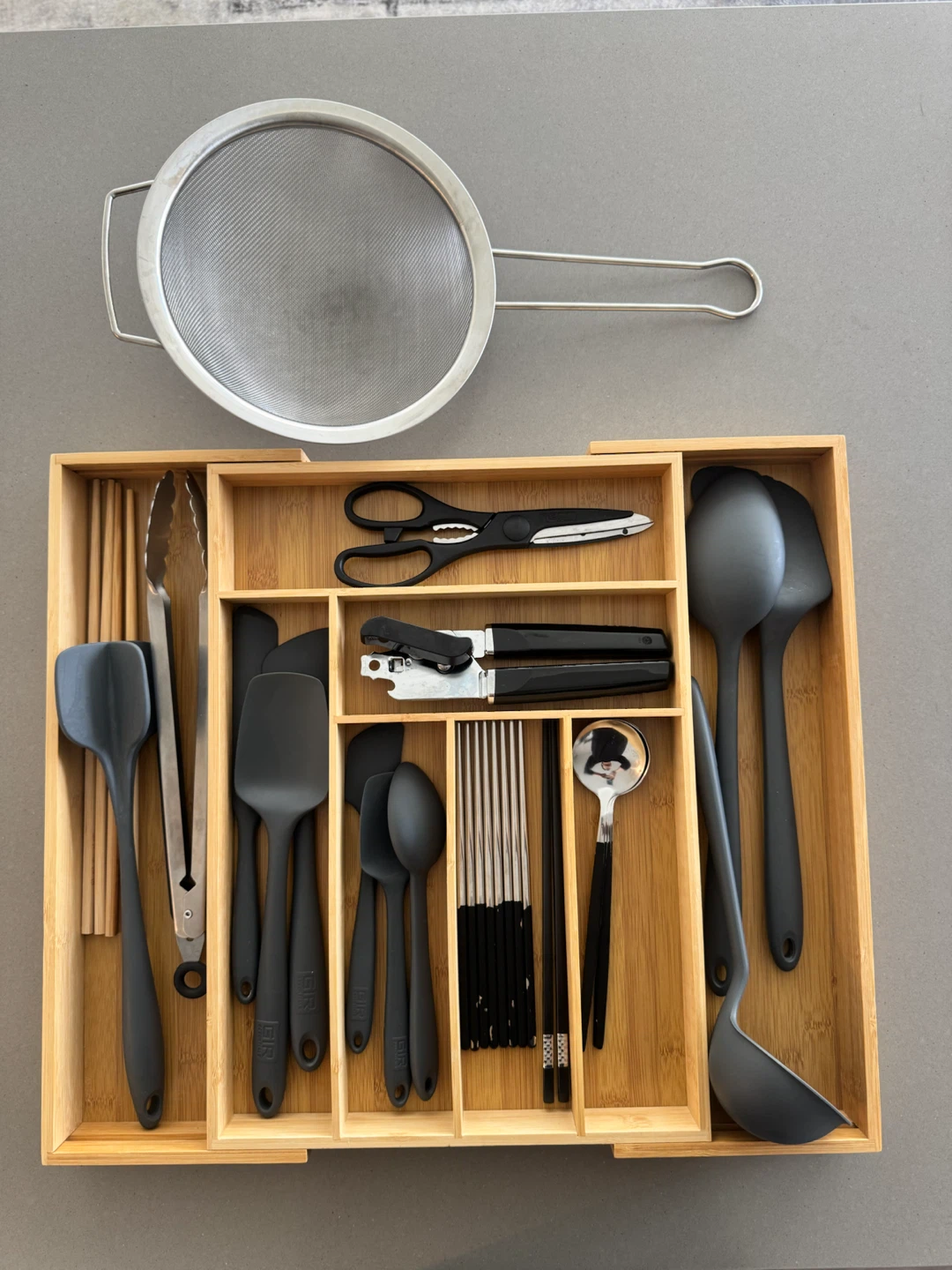 GIR Kitchen Utensil Set with Bamboo Drawer Organizer