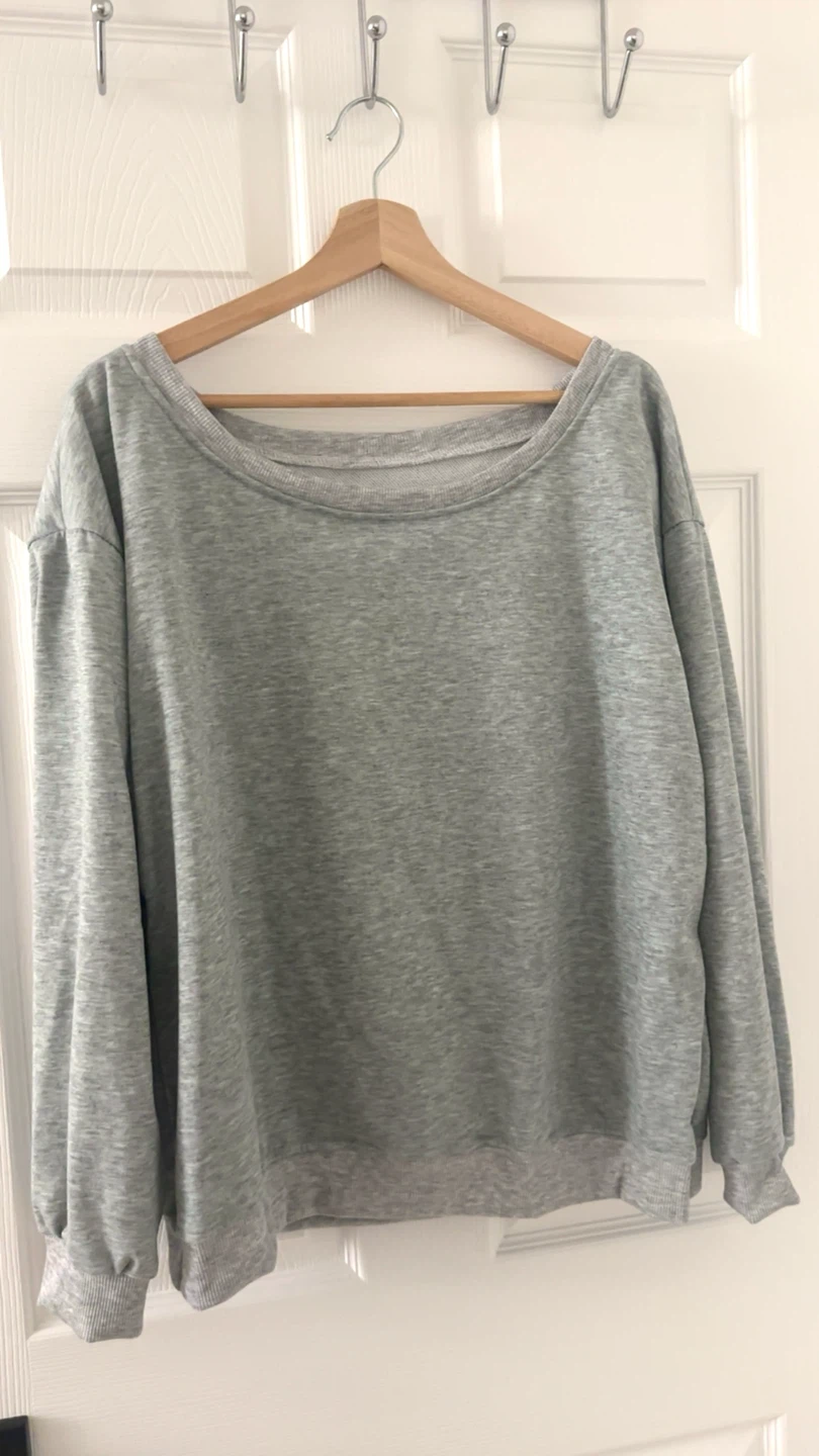 Off-The-Shoulder Grey Pullover Sweatshirt - photo 2