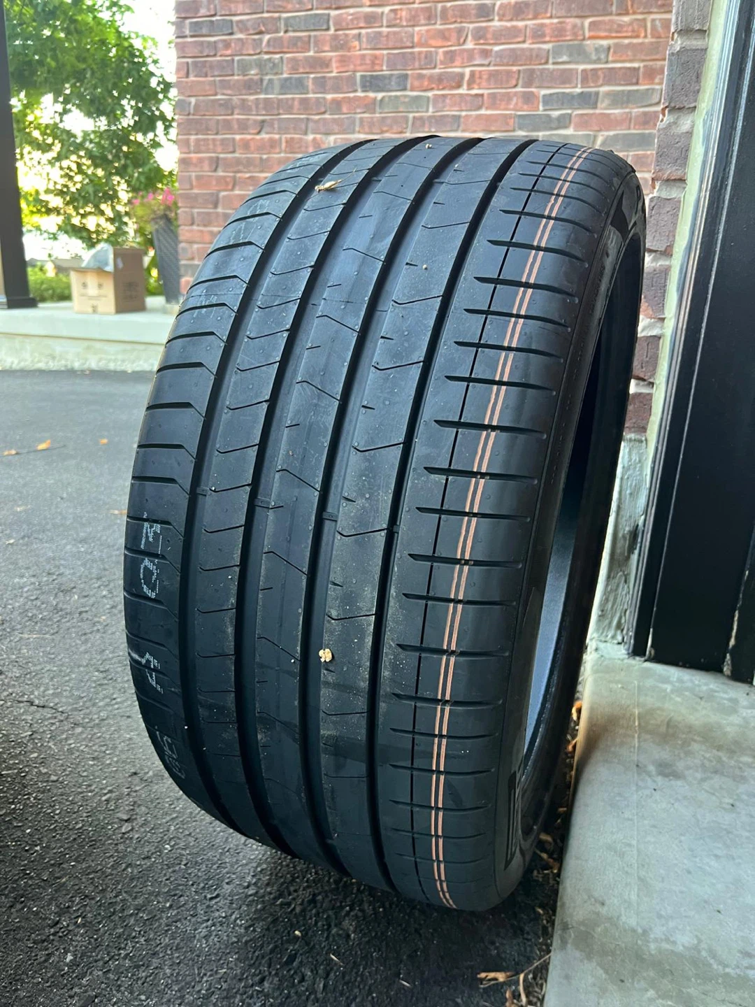 Pirelli P-Zero PZ4 Summer Tires