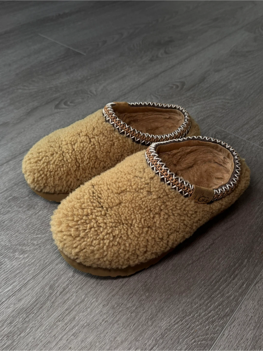 UGG Tasman Sherpa Maxi Curl Slippers