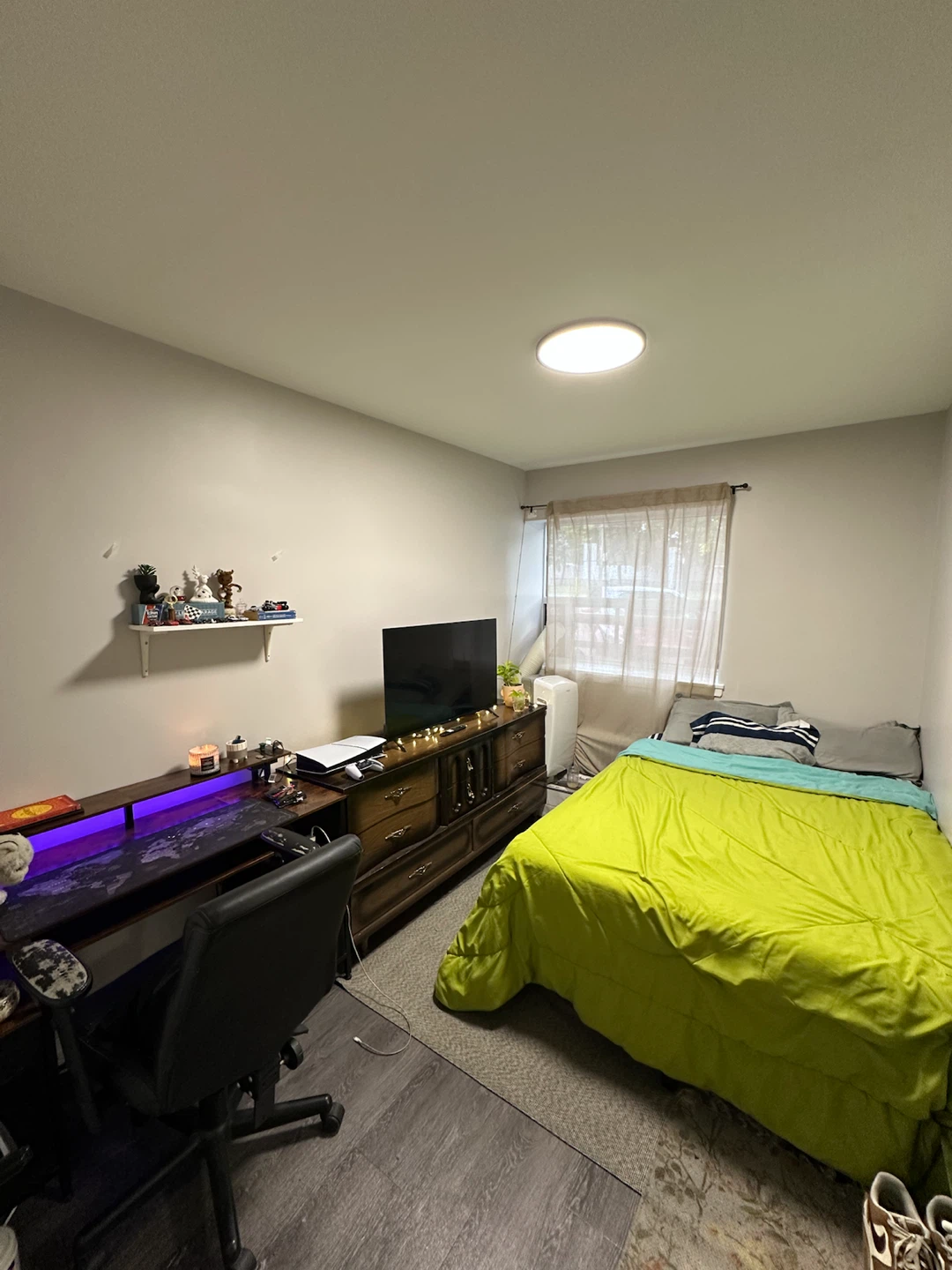 Private room for rent