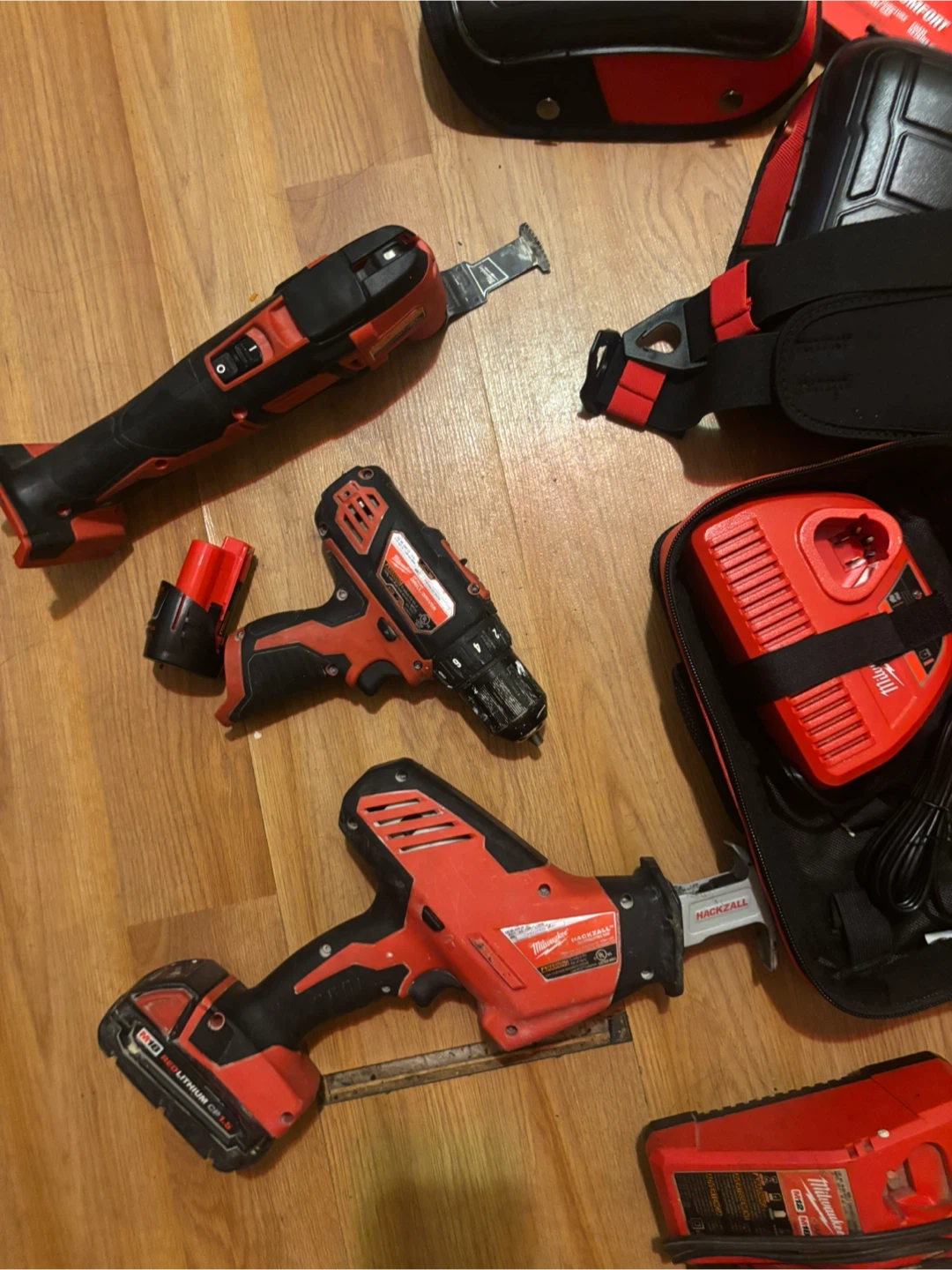 Milwaukee Power Tool Combo Set with Knee Pads - photo 4