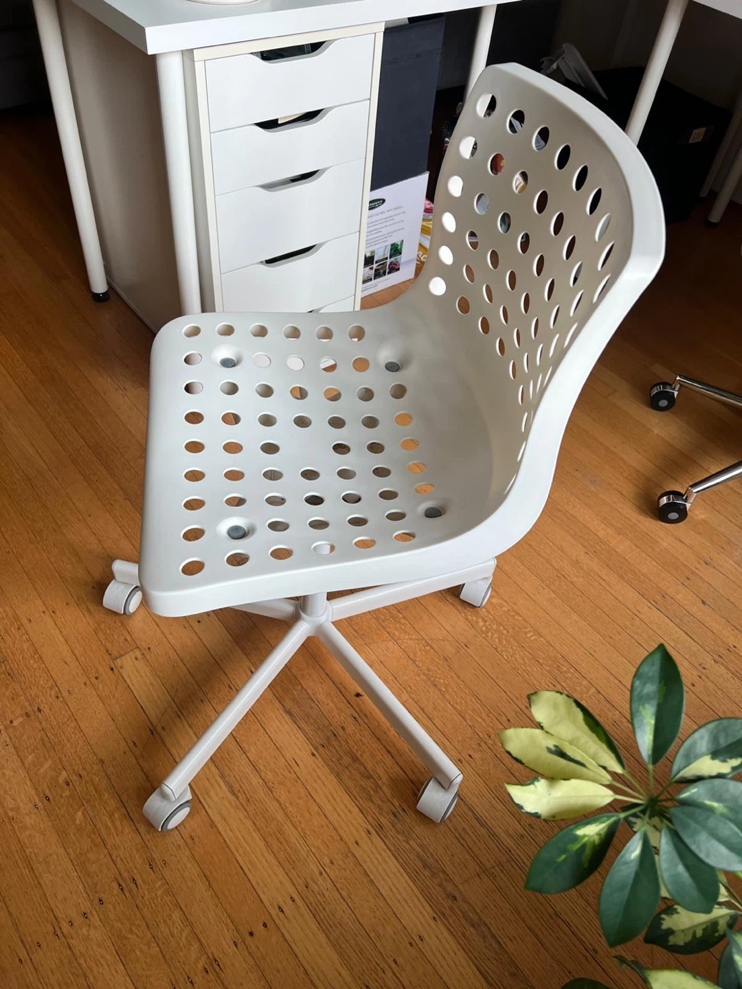 Office Chair - photo 2