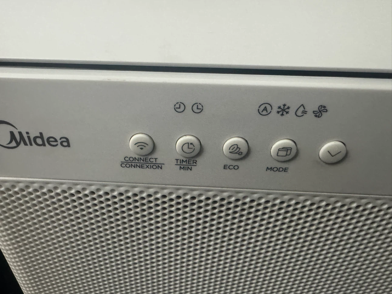 Midea 8,000 BTU U-Shaped Smart Window Air Conditioner - photo 5