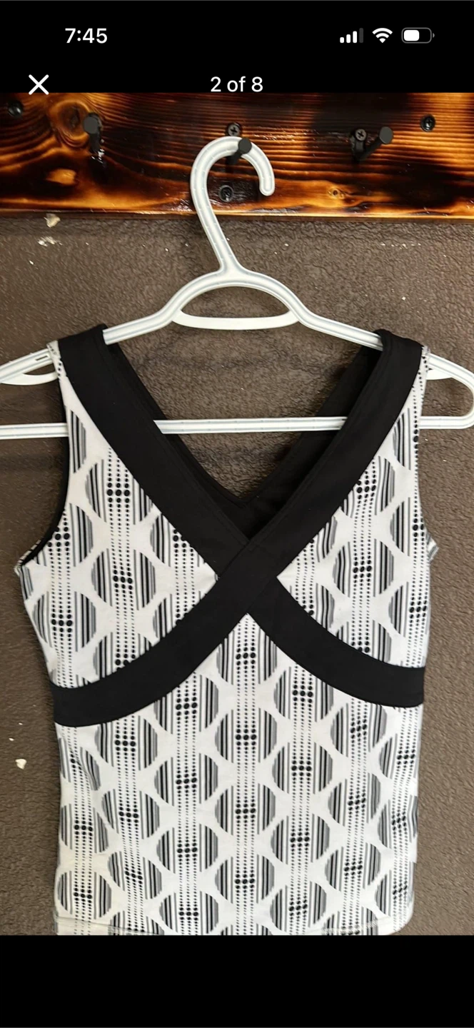 Lululemon V-Neck Tank Top - photo 3