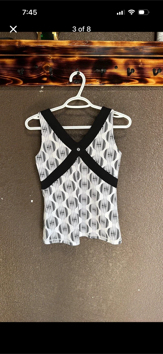 Lululemon V-Neck Tank Top - photo 4