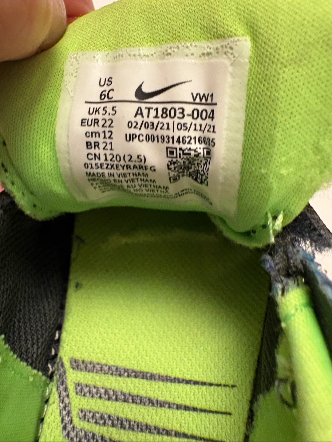 Nike Star Runner Shoes Size 6C - photo 2