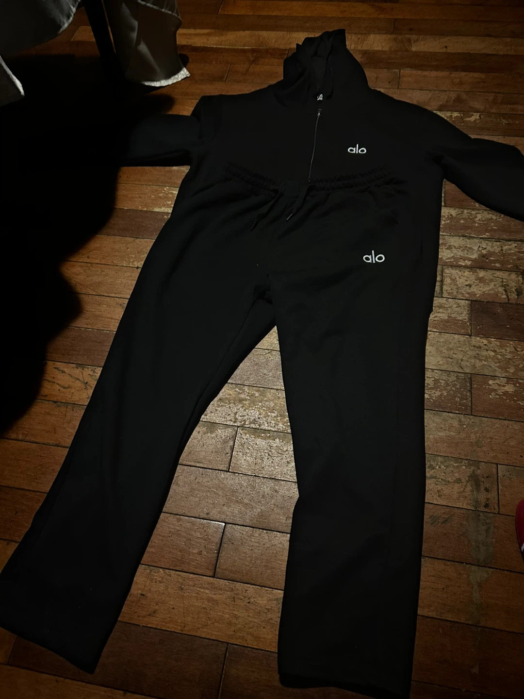 Alo Yoga Black Tracksuit Set - photo 3