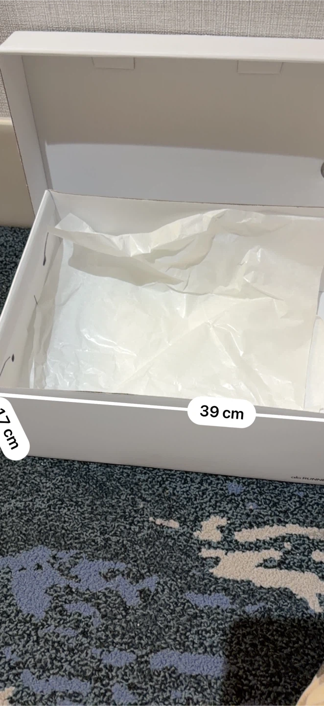 Empty box Alo Runner Black Shoes