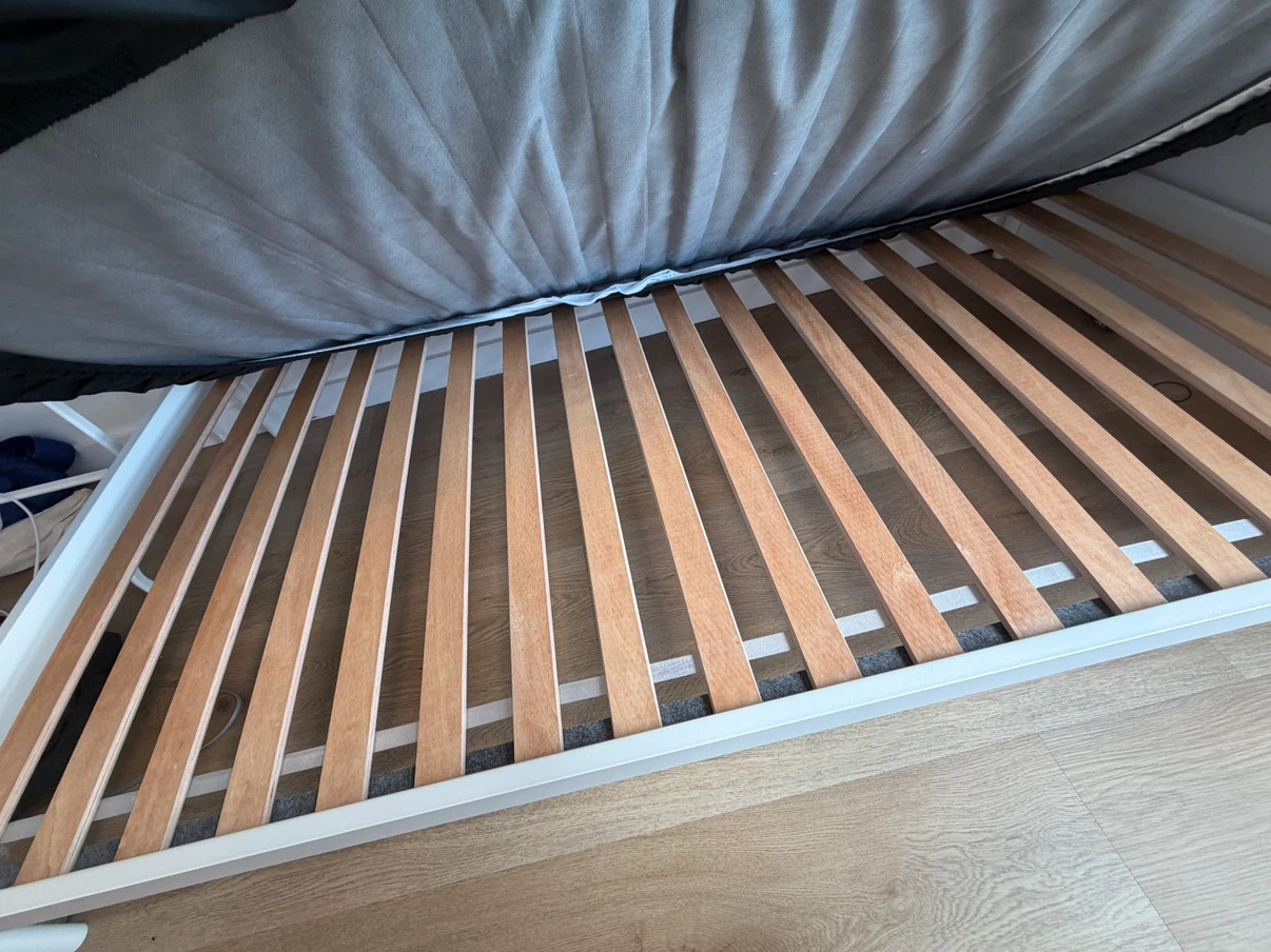 Ikea bed frame Vevelstad - photo 2