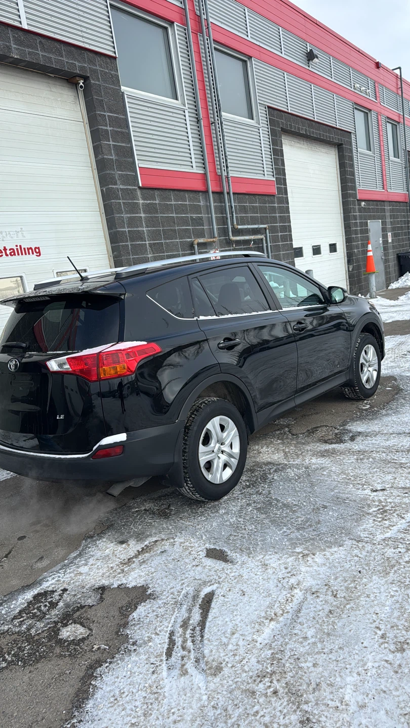 Toyota RAV4 LE - photo 5