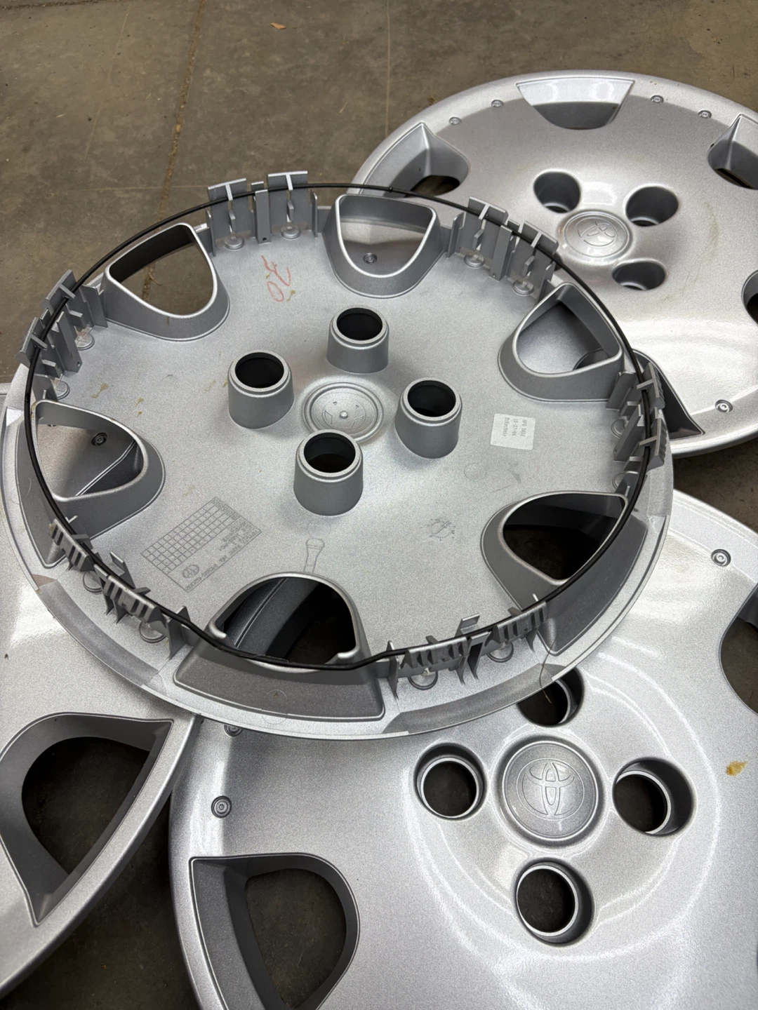 Set of 4 Toyota Wheel Covers - photo 3