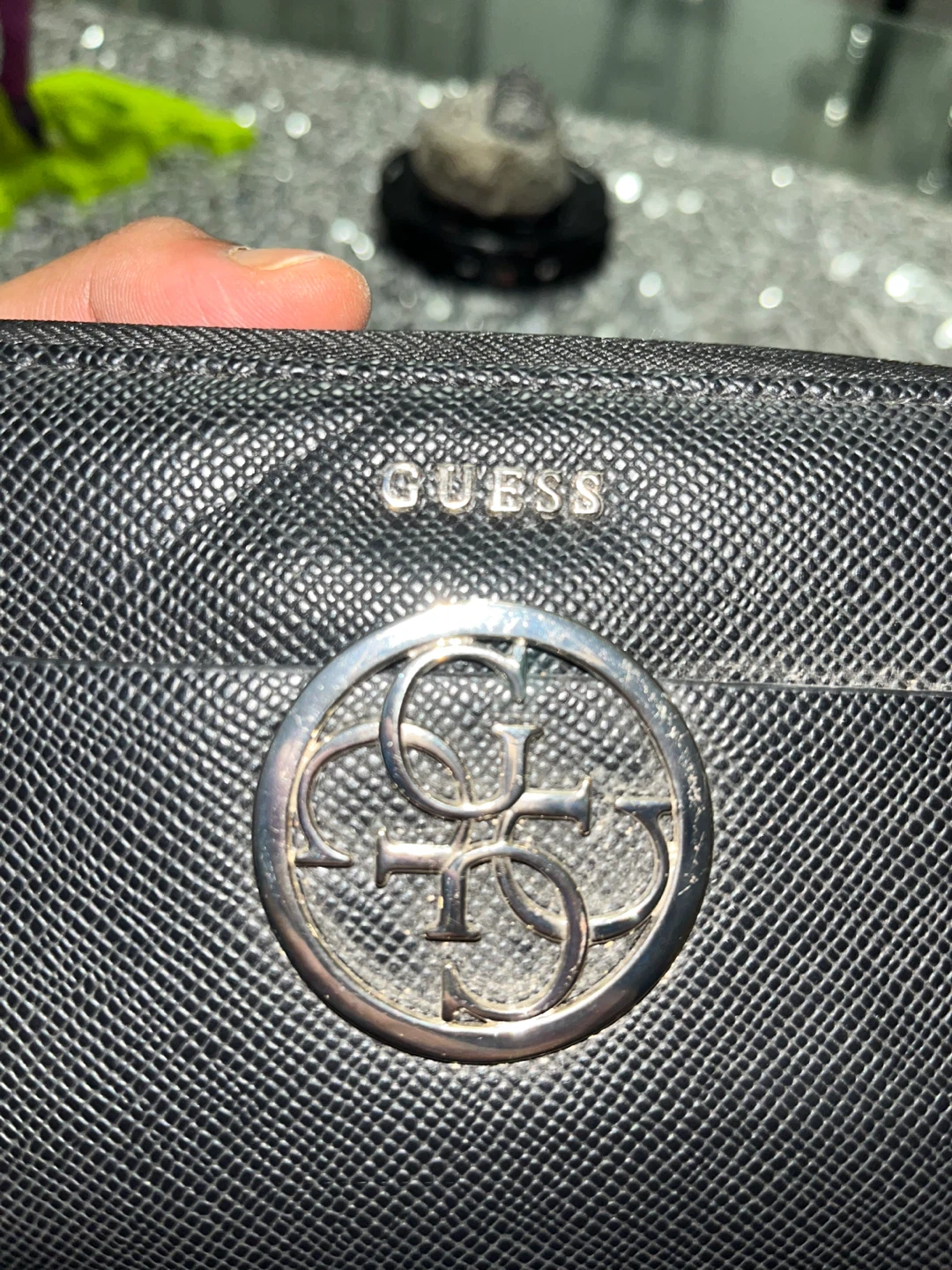 Guess black zip-around wallet - photo 2