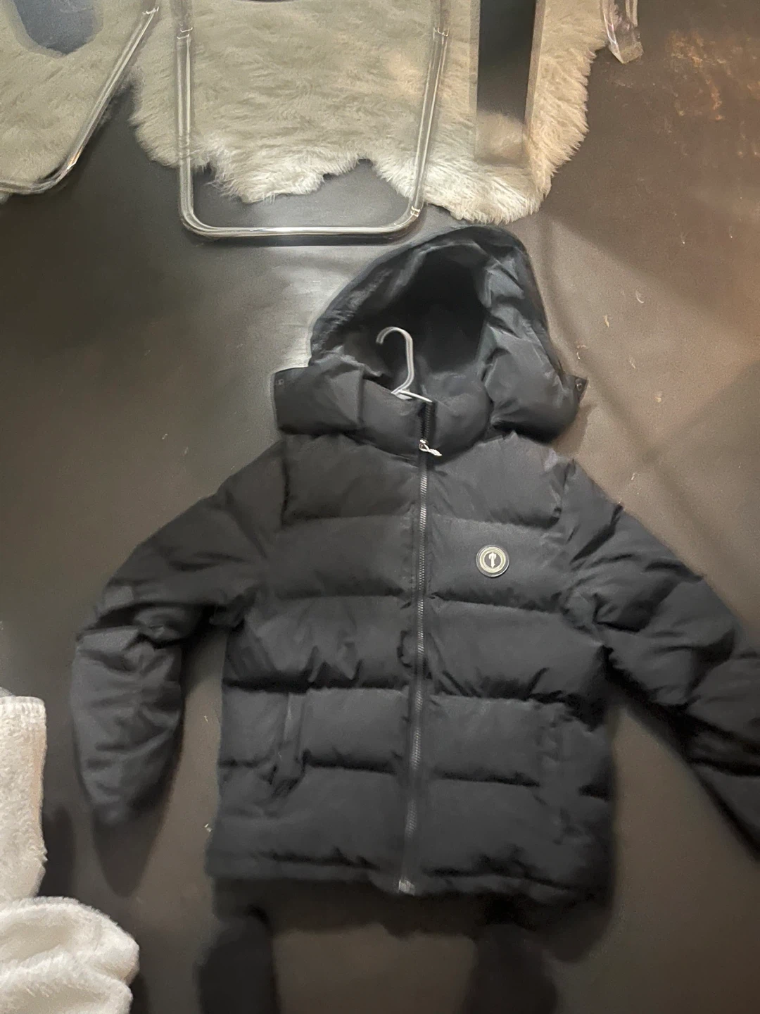 Trapstar Black Puffer Jacket size XL damaged