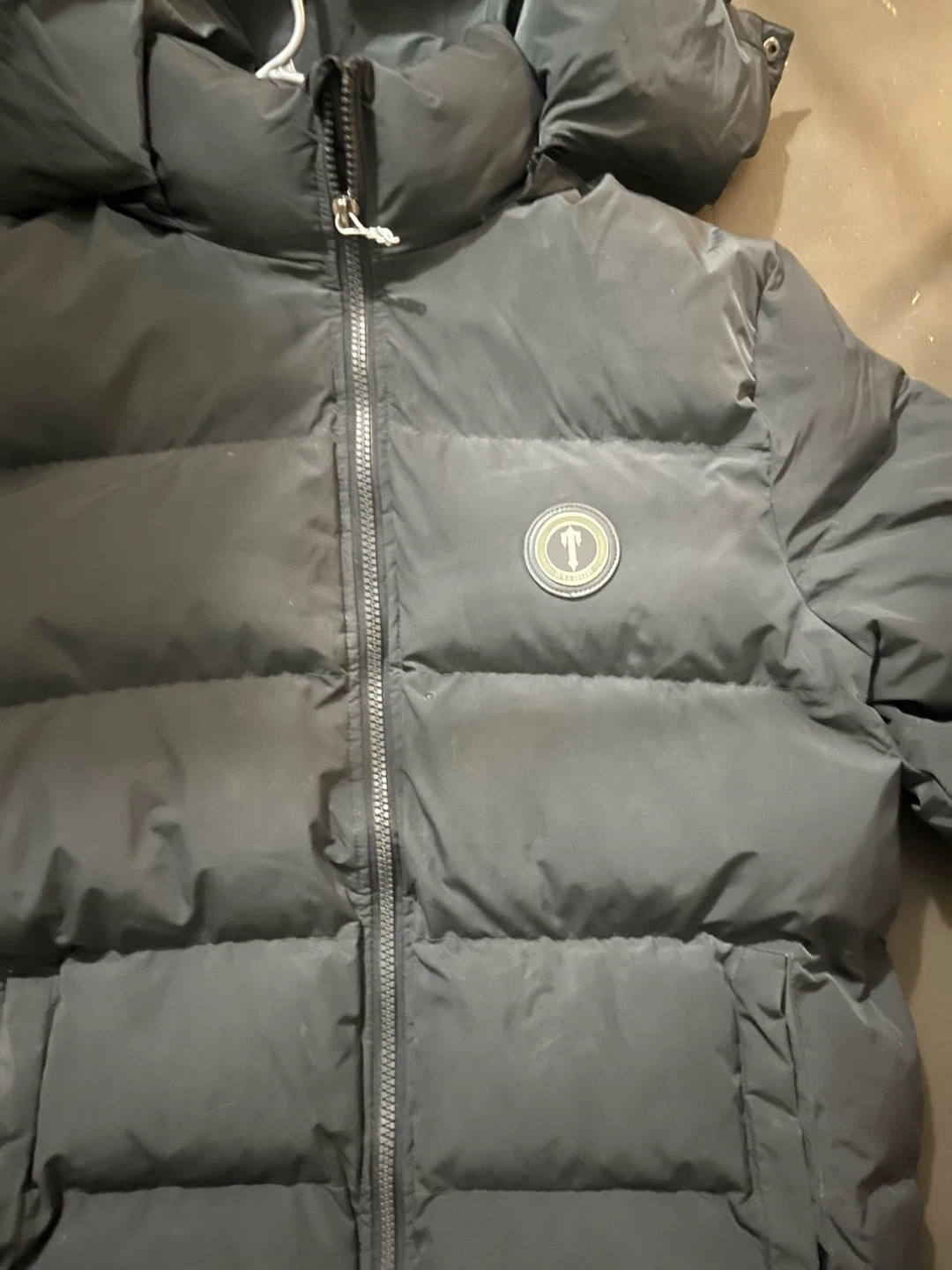 Trapstar Black Puffer Jacket size XL damaged - photo 2