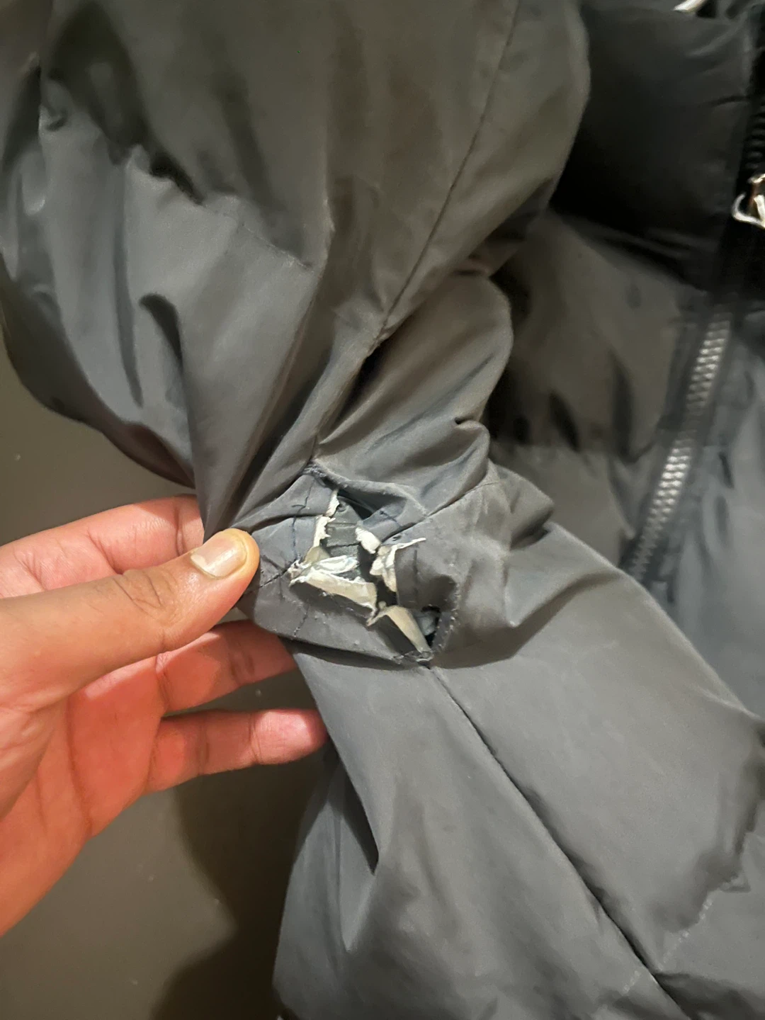Trapstar Black Puffer Jacket size XL damaged - photo 4