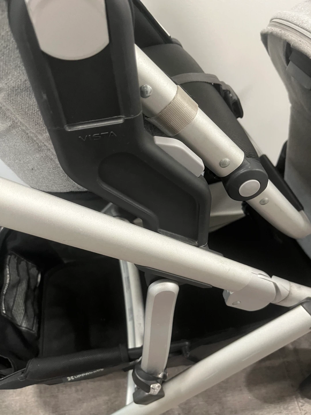 UPPAbaby Vista V2 Double Stroller with Bassinet & Accessories - photo 5