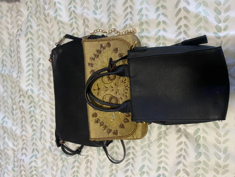 Set of three assorted handbags free - photo 2