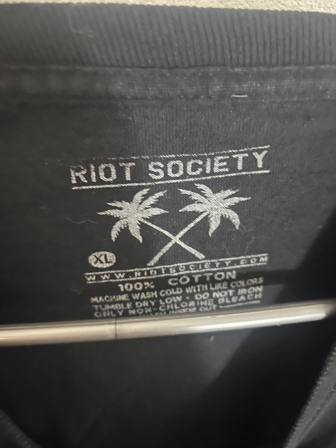 Riot Society Black Long Sleeve Rose Shirt XL - photo 2