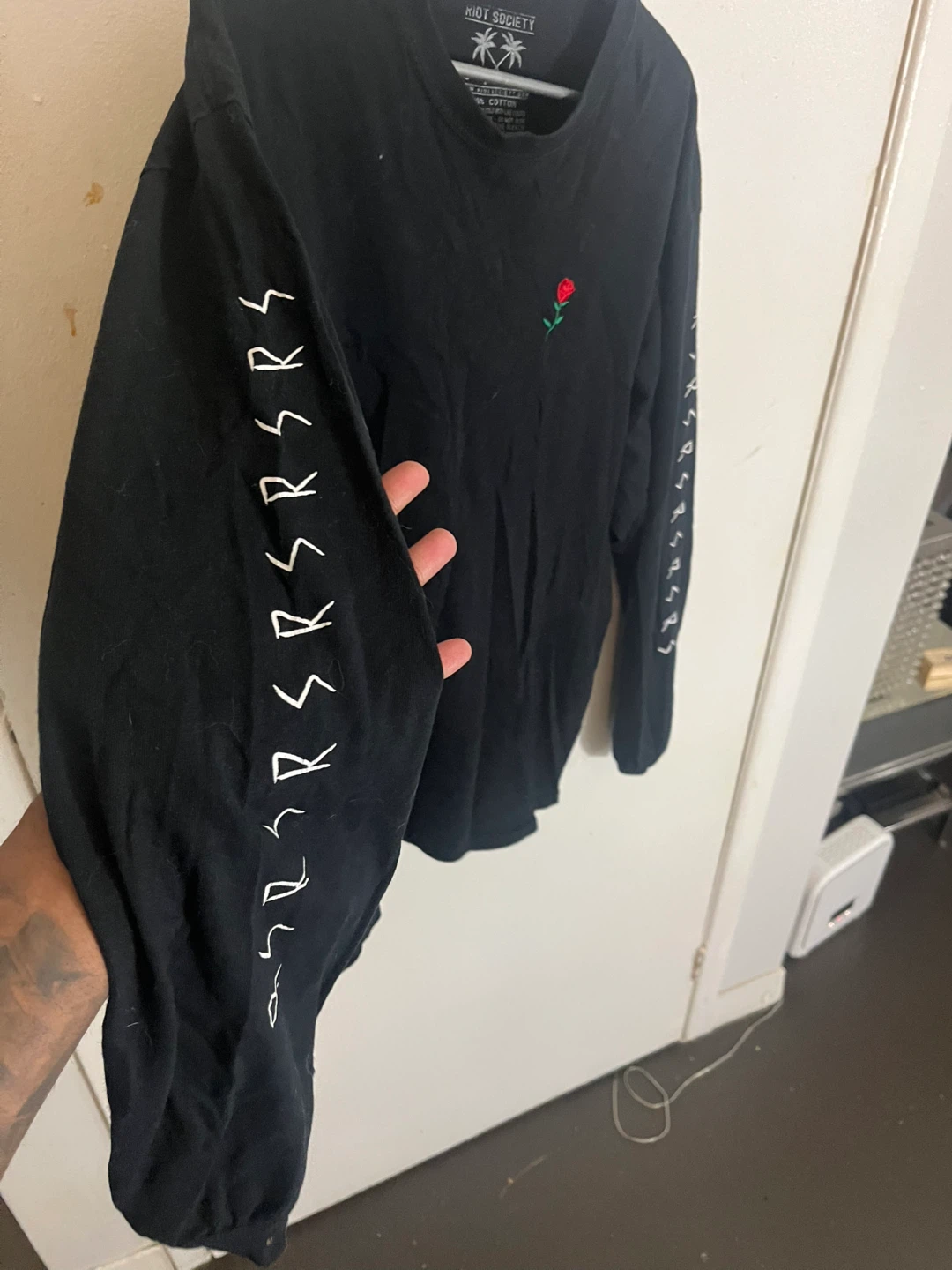 Riot Society Black Long Sleeve Rose Shirt XL - photo 4