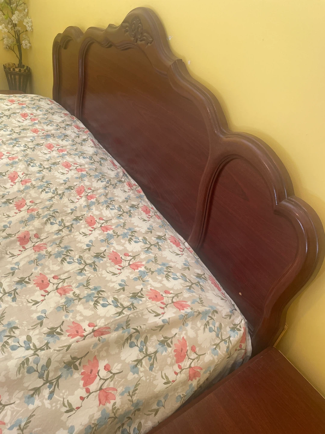 Vintage Style Bedroom Dresser with Mirror - photo 4