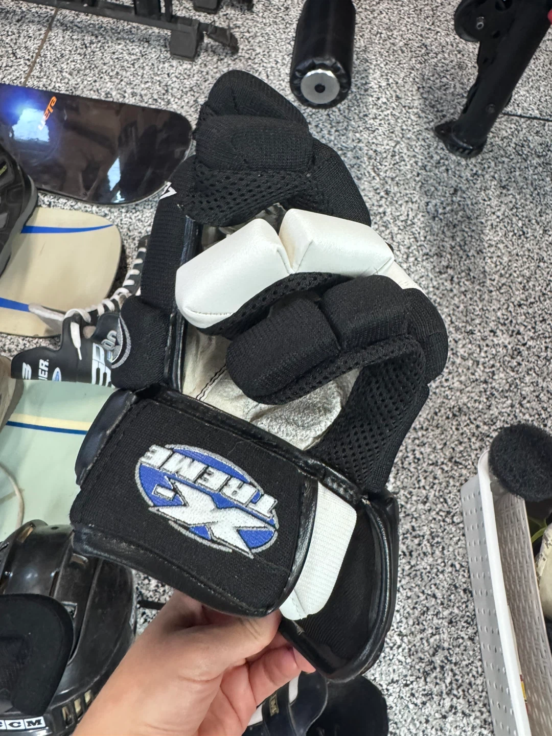 Easton X-Treme Hockey Gloves 12.5 inch