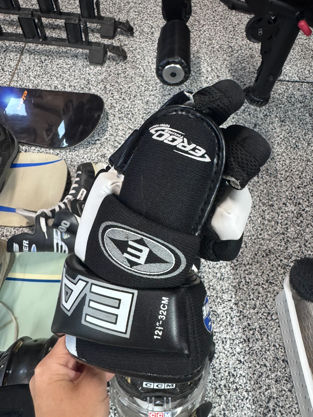 Easton X-Treme Hockey Gloves 12.5 inch - photo 2