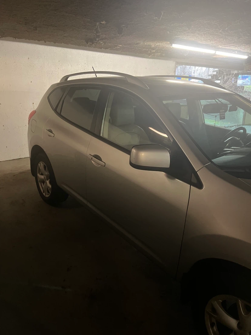 Nissan Rogue Silver SUV ,Excellent condition. 2008 years.