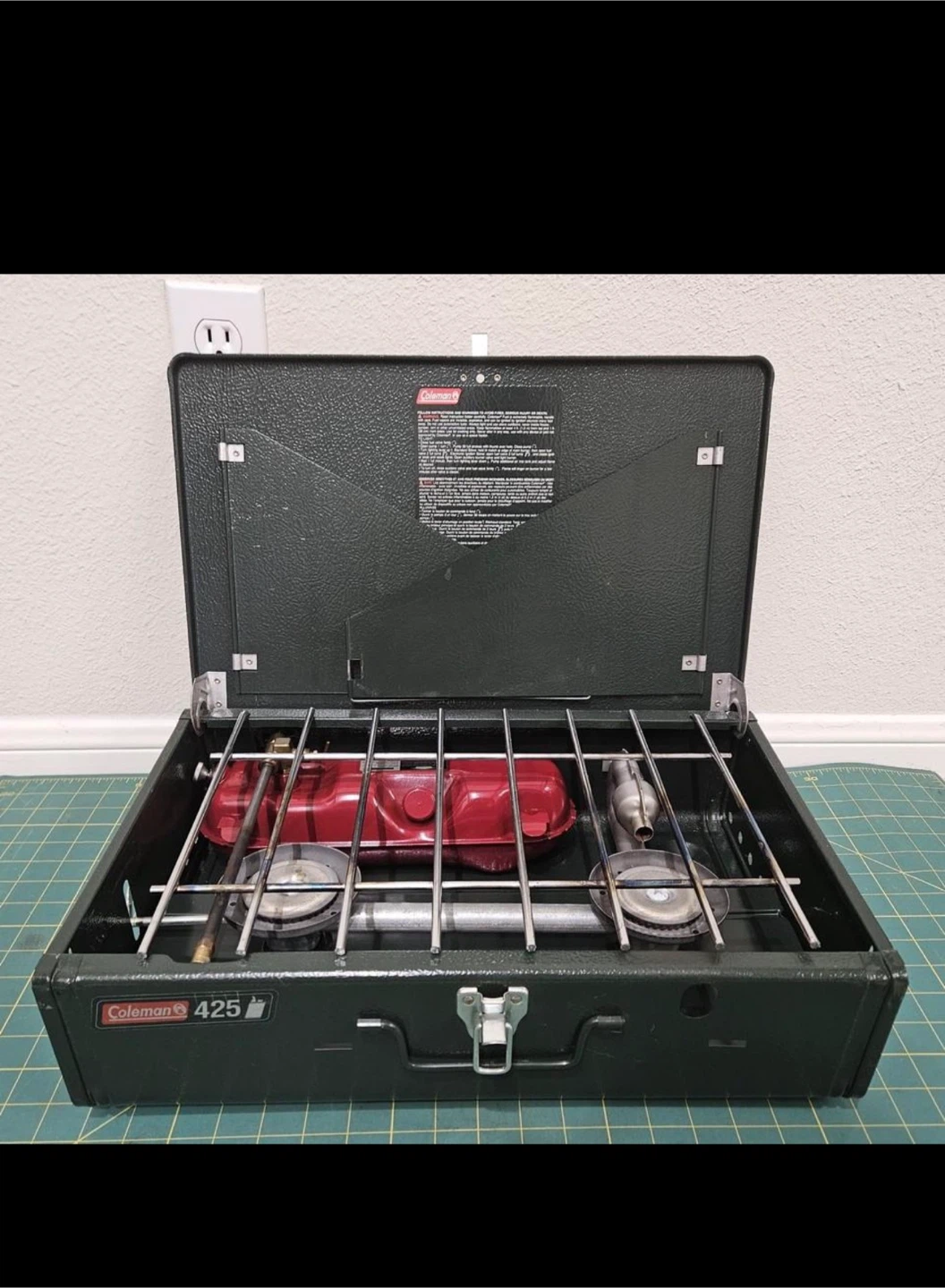 Coleman 425 Classic Liquid Fuel 2-Burner Stove - photo 2