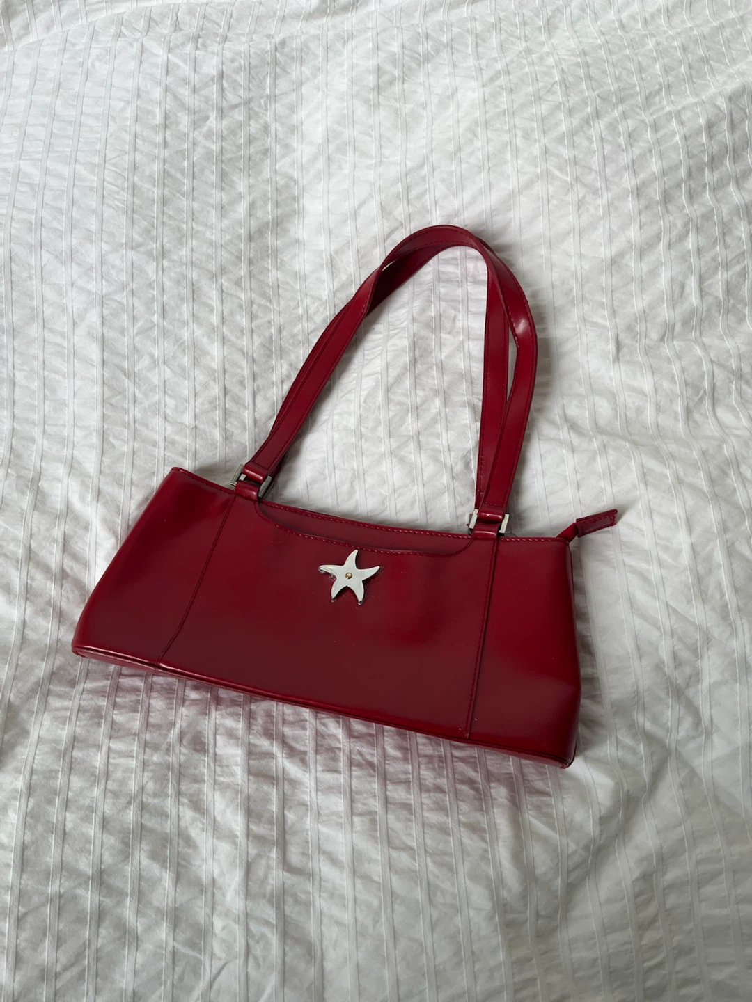 Red Star Detail Shoulder Bag