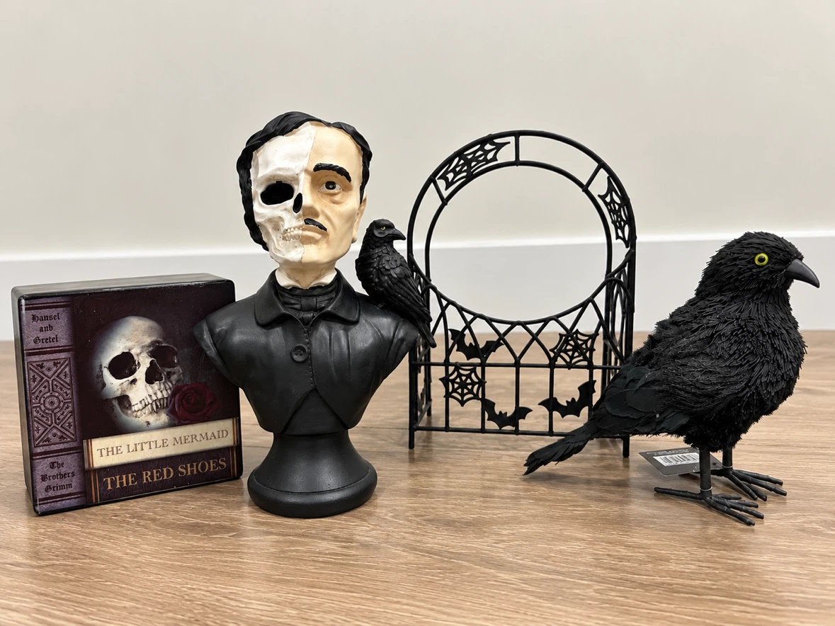 Ashland Gothic Halloween Décor 4-Piece Bundle