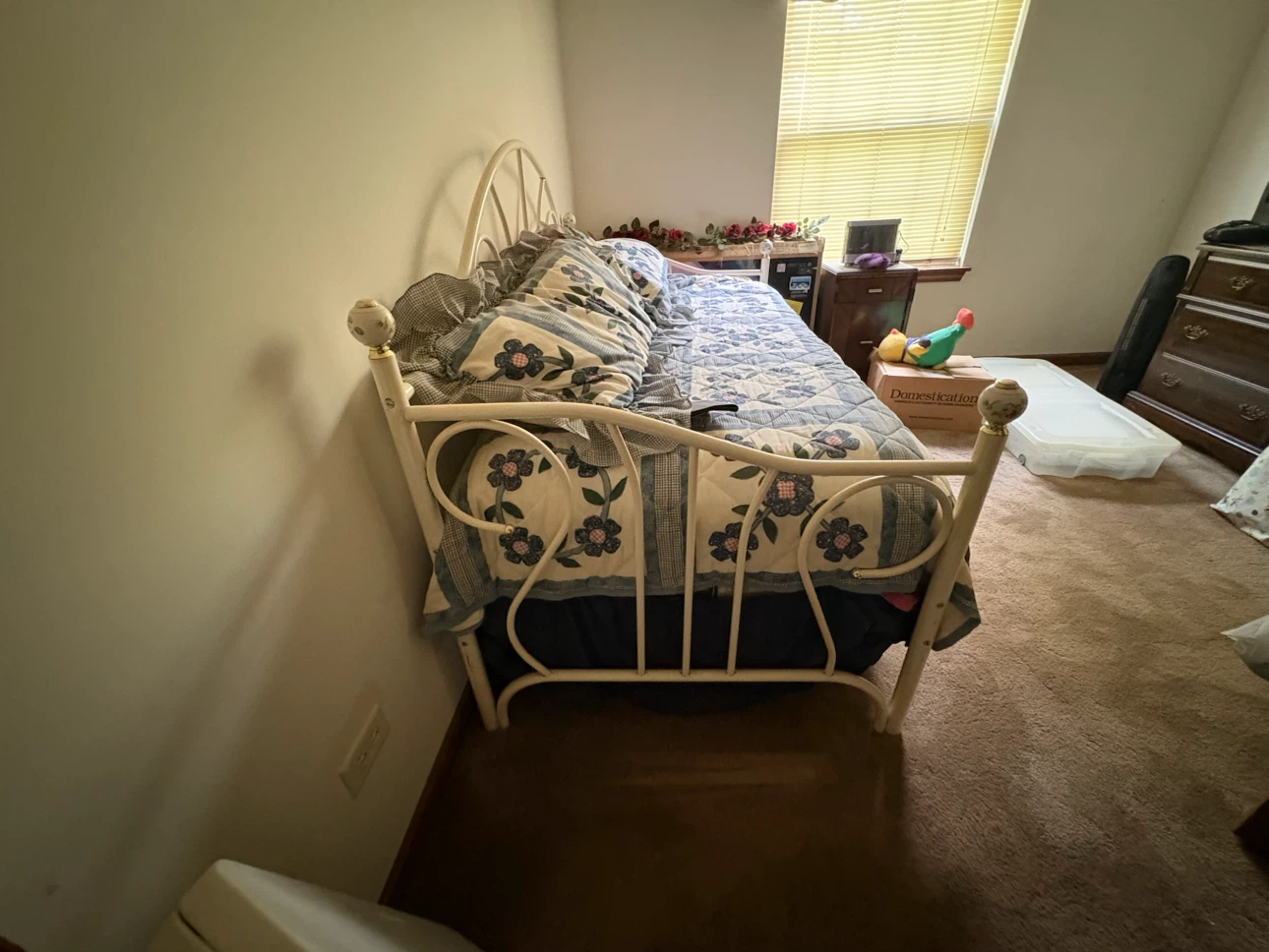 White Metal Daybed Frame - photo 2