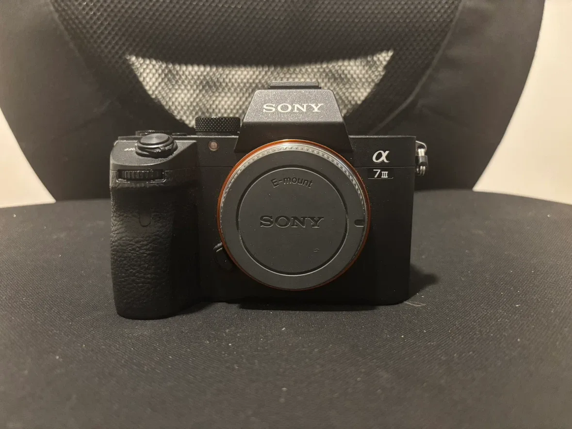 Sony A7 III Full-Frame Mirrorless Camera – Original Box - photo 2