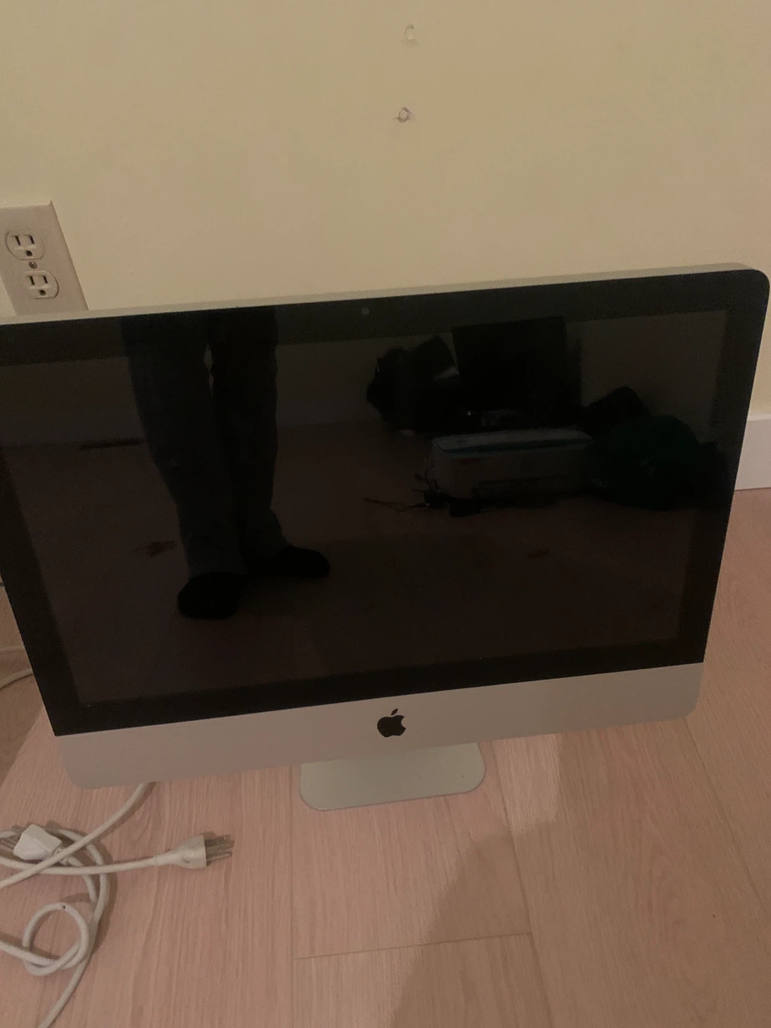 Two Apple iMac Desktop Computers - photo 3