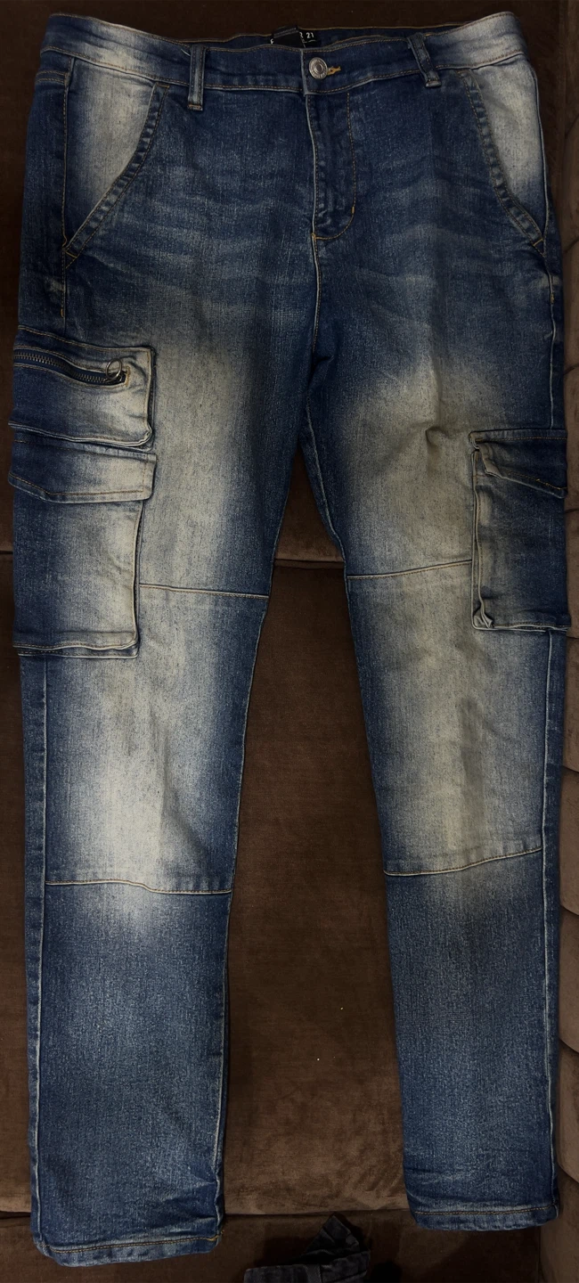 Forever 21 Slim Cargo Jeans Size 32