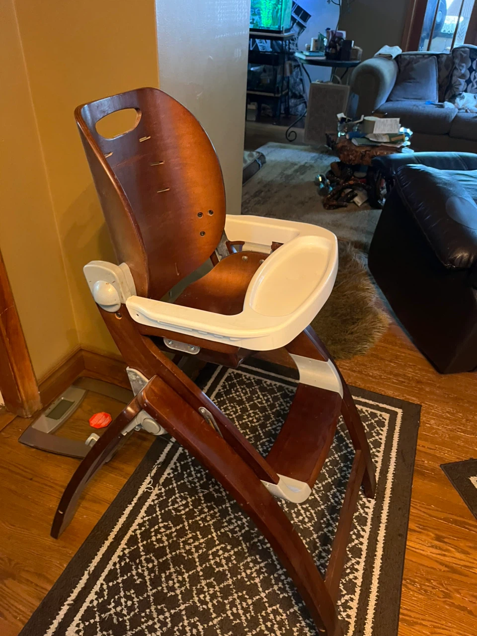 Fancy wooden high chair - photo 2