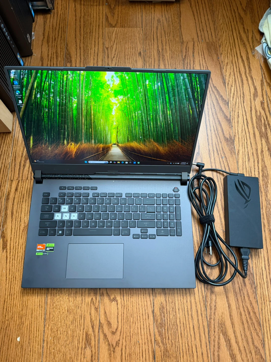 ASUS Gaming Laptop RTX 4060 8GB VRAM Like New 16GB RAM 1TB SSD