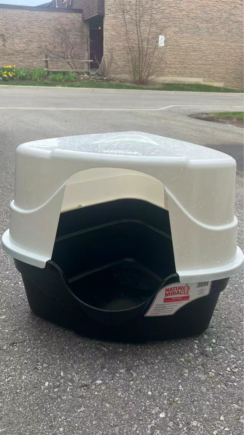 Nature's Miracle Hooded Corner Litter Box