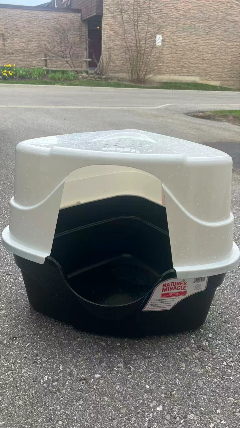 Nature's Miracle Hooded Corner Litter Box