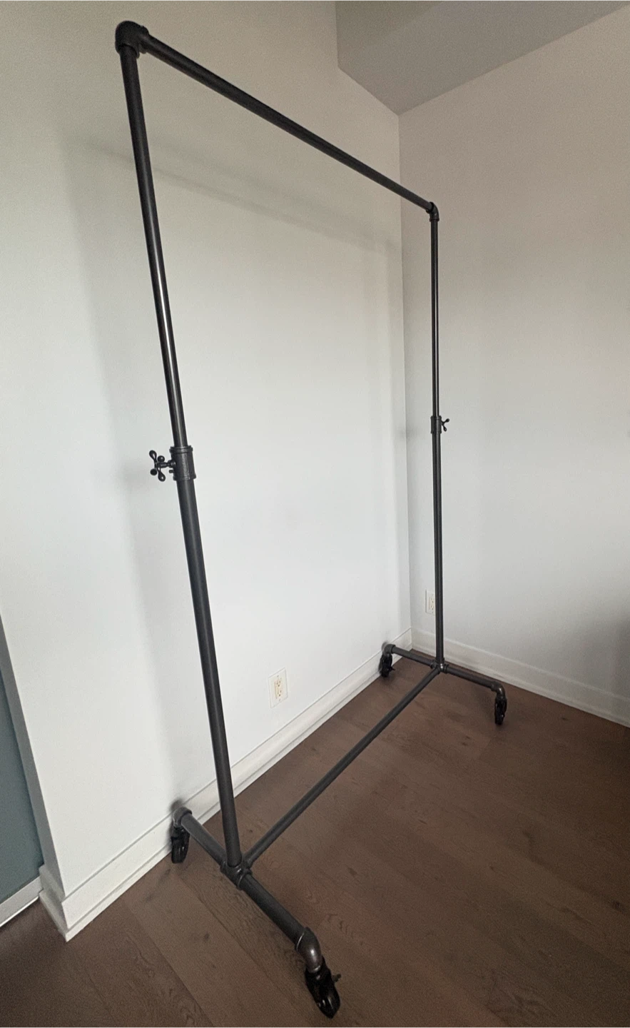INDUSTRIAL  PIPE ROLLING CLOTHING RACK