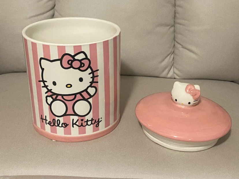 NEW! Sanrio “Hello Kitty”  Ceramic Canister! - photo 3